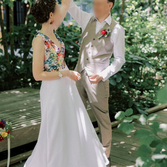 Colorful Floral Lace Wedding Dress -- Excellent Condition! - Picture 3 of 8